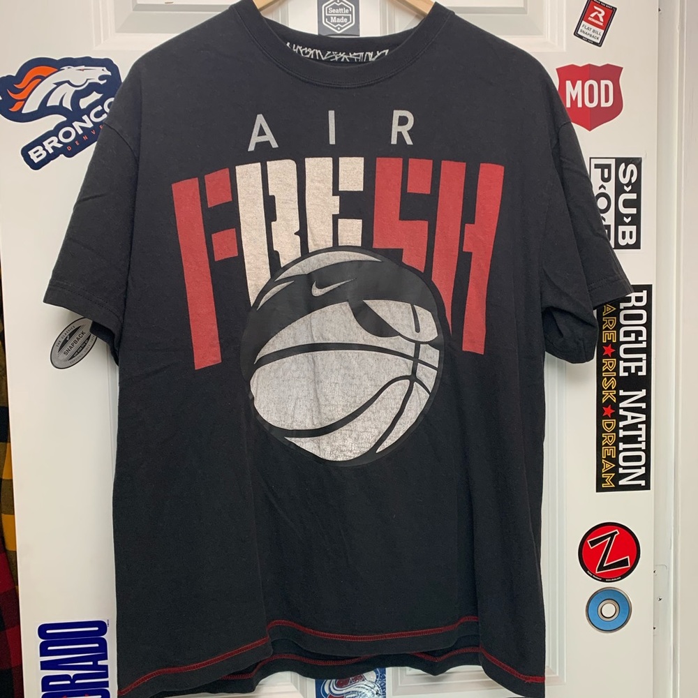 RARE VINTAGE Nike "Air Fresh" graphic tee shirt
